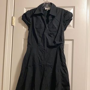 🟨🟨 LOFT Women’s Fitted Short Sleeved Dress (size 2)